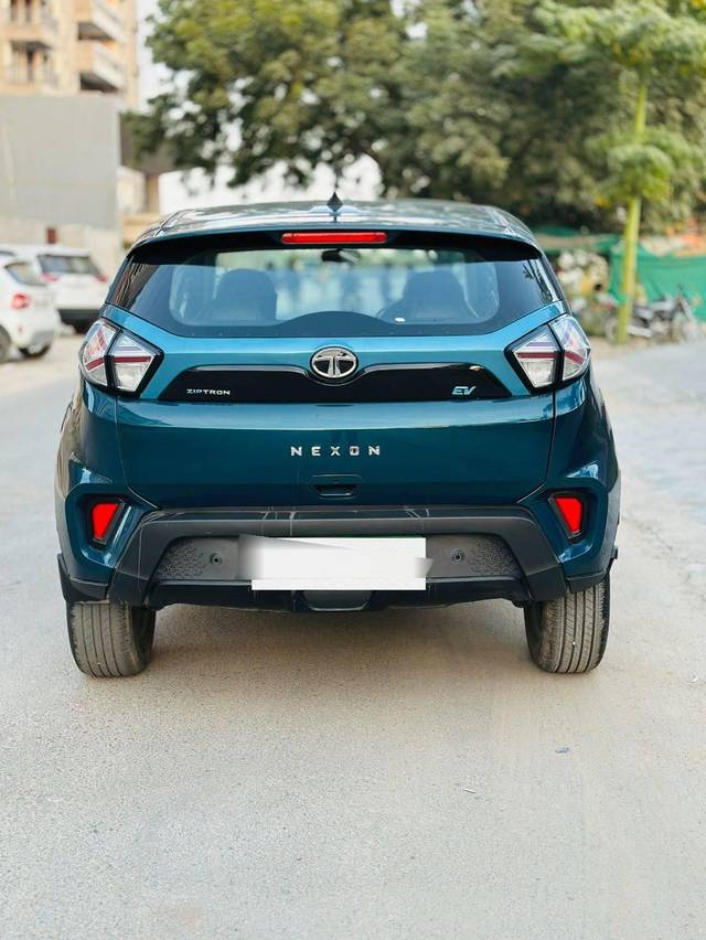 https://images10.gaadi.com/usedcar_image/4264821/original/processed_5ef15055f996f6128492aa4499978c93.jpg?imwidth=6401