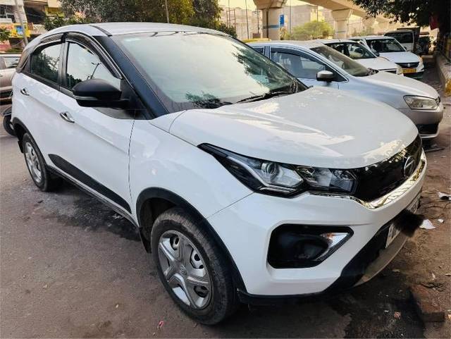 https://images10.gaadi.com/usedcar_image/4264827/original/processed_e9da8bf7-0fe0-4c5c-b2e7-10670c1e98fc.jpeg?imwidth=6400