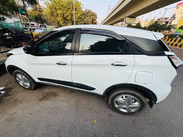 https://images10.gaadi.com/usedcar_image/4264827/original/processed_ede1f042-7c7a-4732-8c8d-d69833e84fe6.jpeg?imwidth=6402