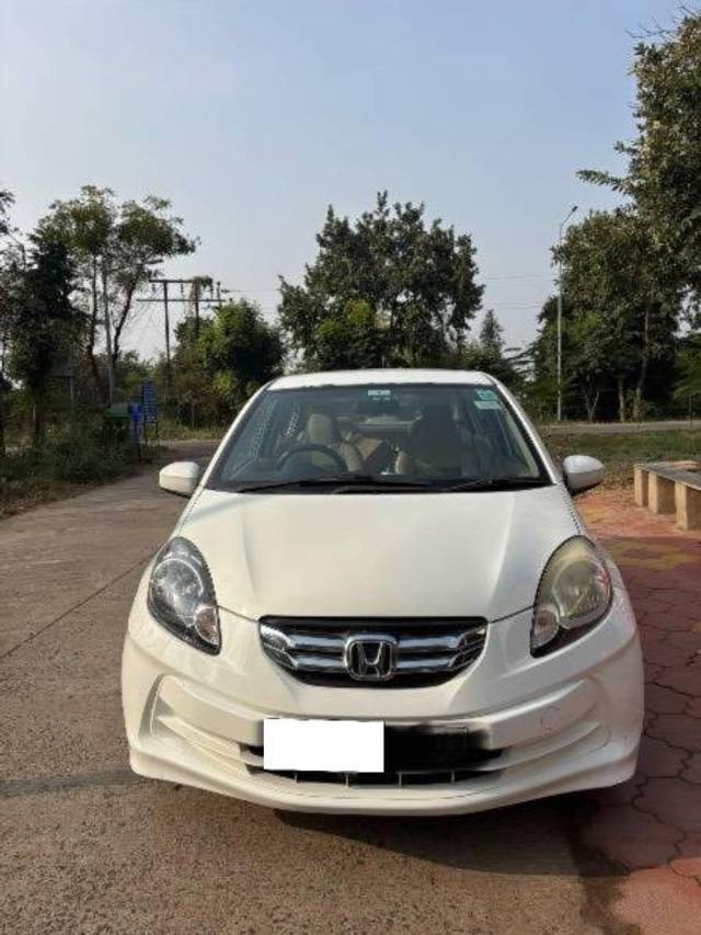 https://images10.gaadi.com/usedcar_image/4264937/original/processed_5635507e-faef-421d-8b3c-0c122496ae53.jpg?imwidth=6400