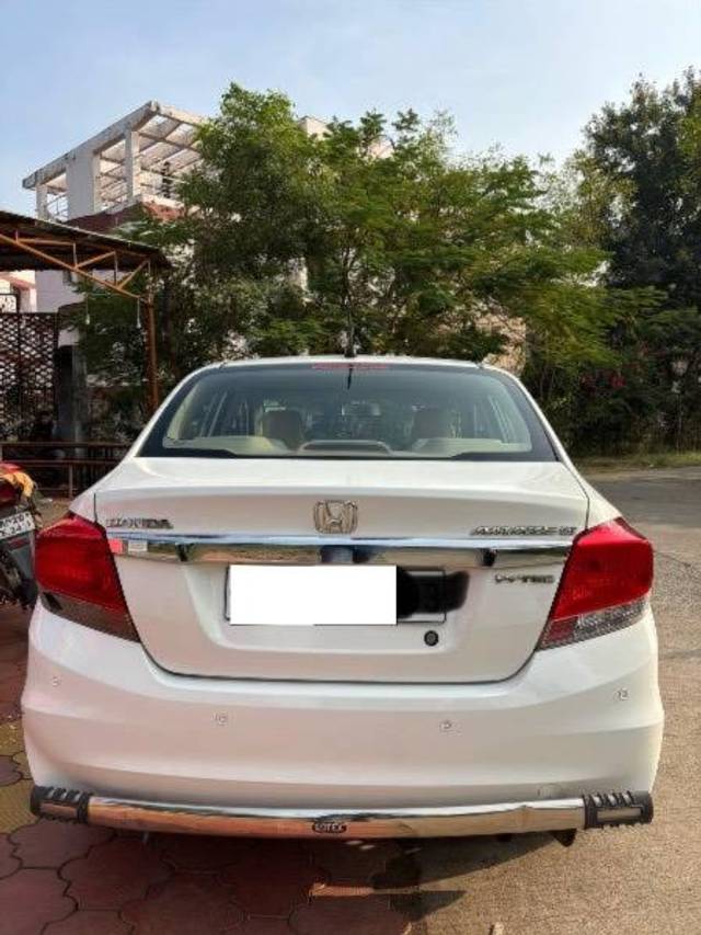 https://images10.gaadi.com/usedcar_image/4264937/original/processed_87cfbc26-20c2-4a3c-a050-5edfc80769c0.jpg?imwidth=6401