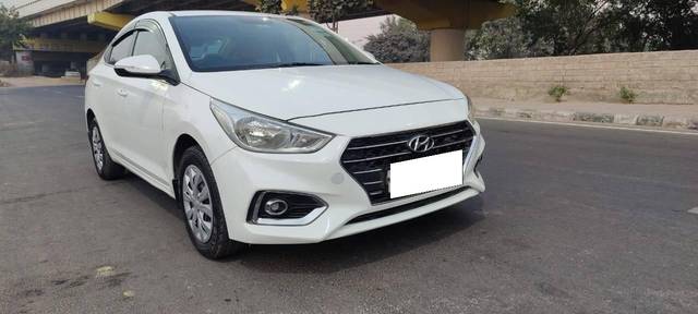 https://images10.gaadi.com/usedcar_image/4265127/original/processed_d5675233a38c3ca3da2bbd6e650d8921.jpg?imwidth=6400