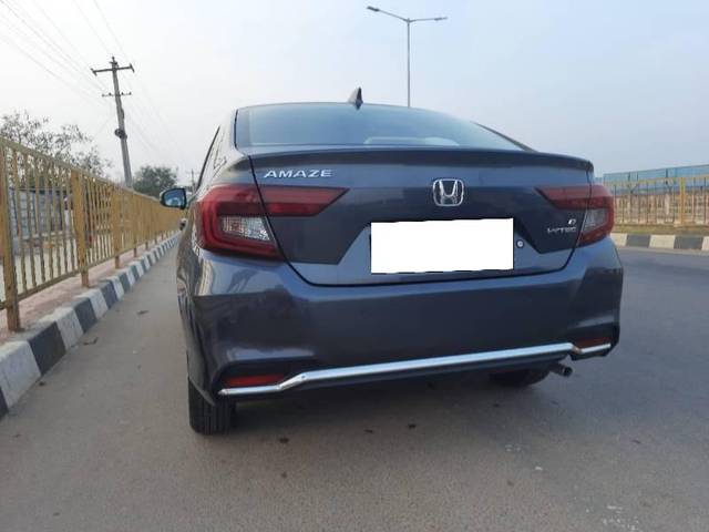 https://images10.gaadi.com/usedcar_image/4265179/original/processed_0ffff6c6-1135-4a33-af24-86dc14762134.jpg?imwidth=6402