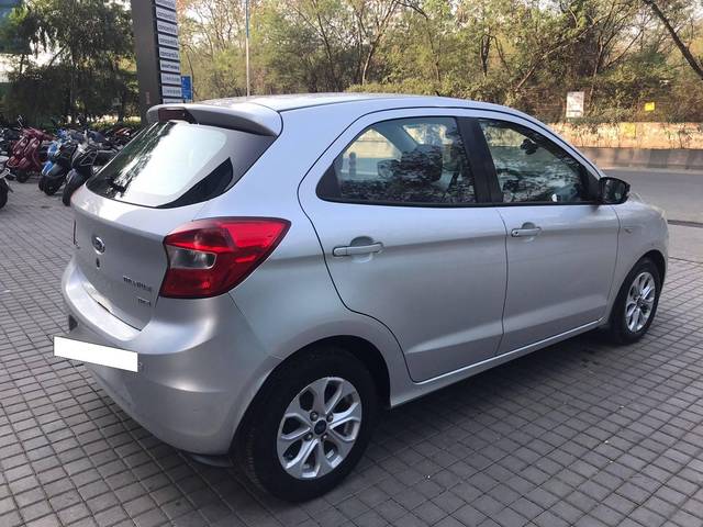 https://images10.gaadi.com/usedcar_image/4265334/original/processed_e0b8f888296769576748abff73bd20b8.jpg?imwidth=6402