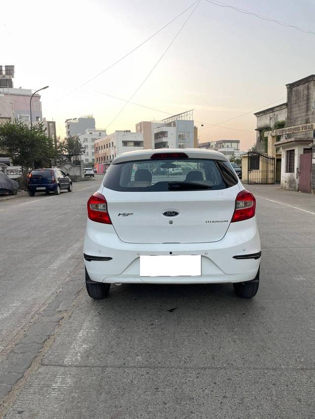 https://images10.gaadi.com/usedcar_image/4265411/original/processed_c2f9fe54204aac905f0ebcf9f58b2c25.jpg?imwidth=6402