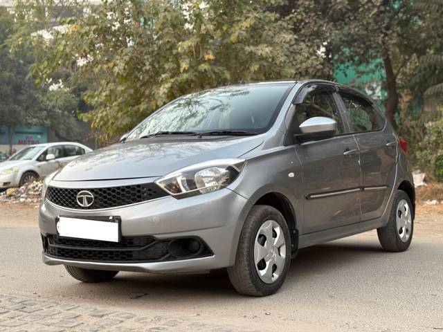 https://images10.gaadi.com/usedcar_image/4265459/original/processed_ee459f7b215113223d65854a843c892d.jpg?imwidth=6400