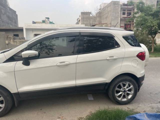 https://images10.gaadi.com/usedcar_image/4265472/original/9867cc13832ae1a4f42fc75f17c74c9b.jpeg?imwidth=6402