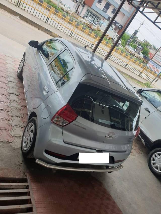 https://images10.gaadi.com/usedcar_image/4265496/original/processed_6026819ae236dbe30649f15ef7af9ef2.jpg?imwidth=6401