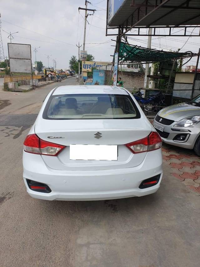 https://images10.gaadi.com/usedcar_image/4265517/original/processed_763ca473a8b5792fd47e6e661dc61947.jpg?imwidth=6401