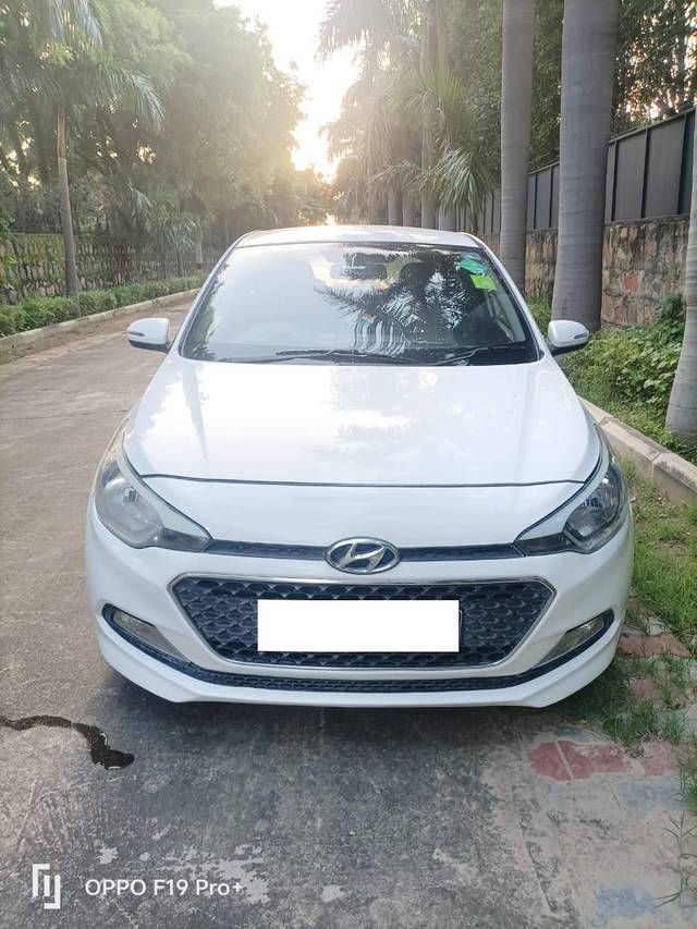 https://images10.gaadi.com/usedcar_image/4265521/original/processed_907e8f07aefe6fd21d367291bd6d7435.jpg?imwidth=6400