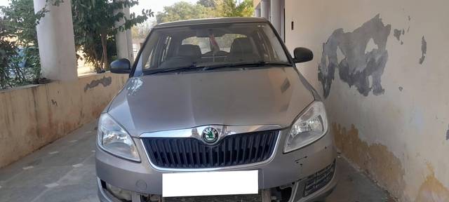 https://images10.gaadi.com/usedcar_image/4265547/original/processed_36a20454-21dd-4930-95cf-6a6d3f9177cc.jpg?imwidth=6402