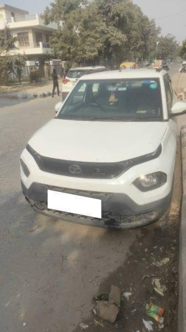 https://images10.gaadi.com/usedcar_image/4265610/original/bc6a6b486705dfed67e7cc5792ff6855.jpg?imwidth=6400