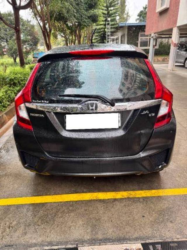 https://images10.gaadi.com/usedcar_image/4265612/original/ff987f9079f50e7c88d7cf0fb0e4a042.jpg?imwidth=6401