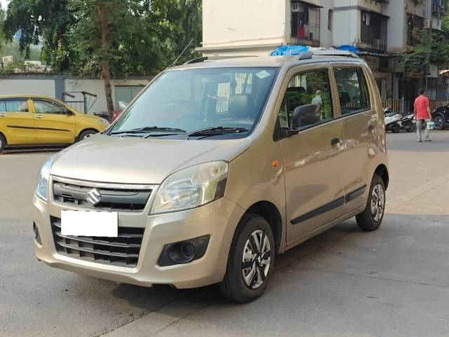 https://images10.gaadi.com/usedcar_image/4265631/original/processed_d0045ec78db8ef6760292edd1e406381.jpg?imwidth=6402