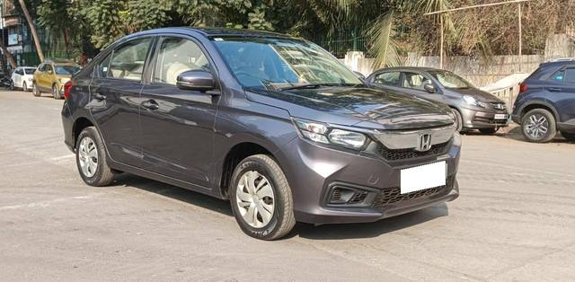 https://images10.gaadi.com/usedcar_image/4265636/original/processed_ad89972d78ec434dd18f8ef5f0c49d2b.jpg?imwidth=6400