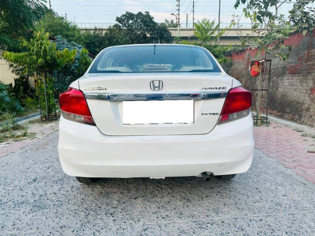 https://images10.gaadi.com/usedcar_image/4265672/original/processed_7aa6ec21bb5ce9c53578d98933b12b50.png?imwidth=6402