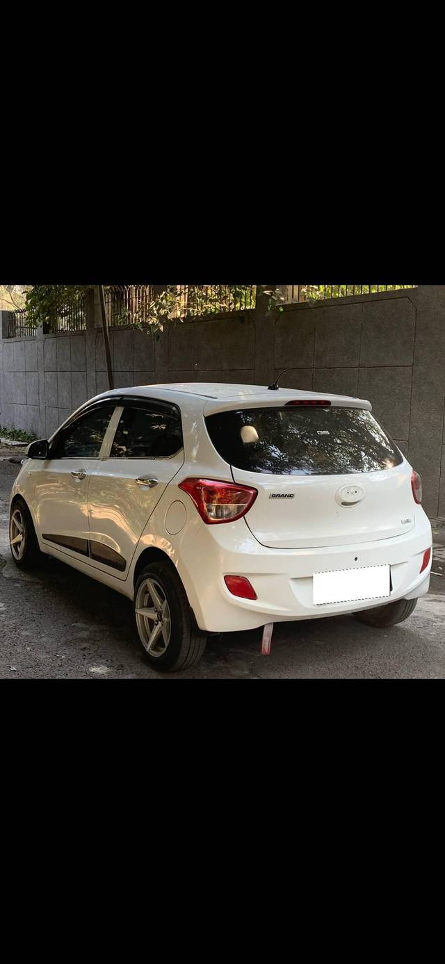 https://images10.gaadi.com/usedcar_image/4265688/original/processed_85d7f16af6a88d846eef4a4bf7038155.jpg?imwidth=6400