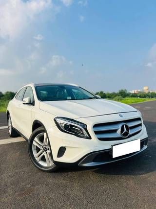 Mercedes-Benz GLA Class 2014-2017 Mercedes-Benz GLA Class 200 CDI 4MATIC