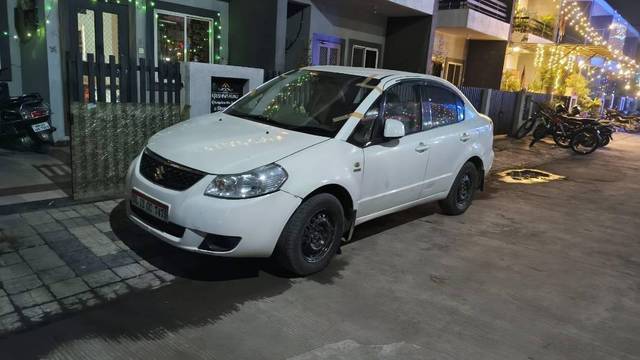 https://images10.gaadi.com/usedcar_image/4265752/original/processed_0dcdb145-68ec-4c3b-a4ec-7d740ad5cda7.jpeg?imwidth=6402