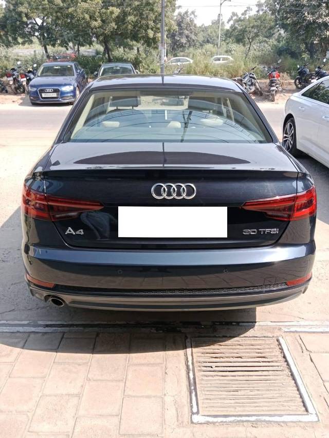 https://images10.gaadi.com/usedcar_image/4265763/original/processed_d9cbbe92d2012cbc4418429e33163ea5.jpg?imwidth=6402