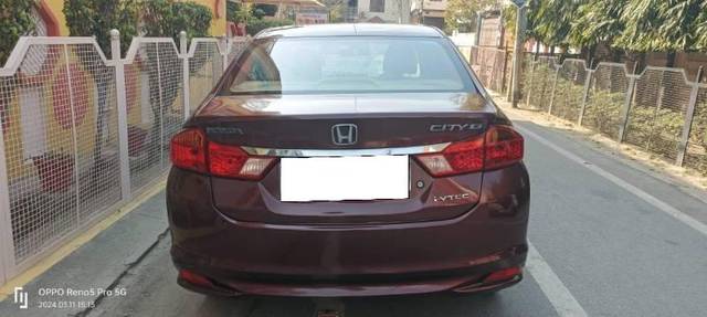 https://images10.gaadi.com/usedcar_image/4265830/original/processed_01281318-7724-4a07-9671-aab186898bb5.jpg?imwidth=6401