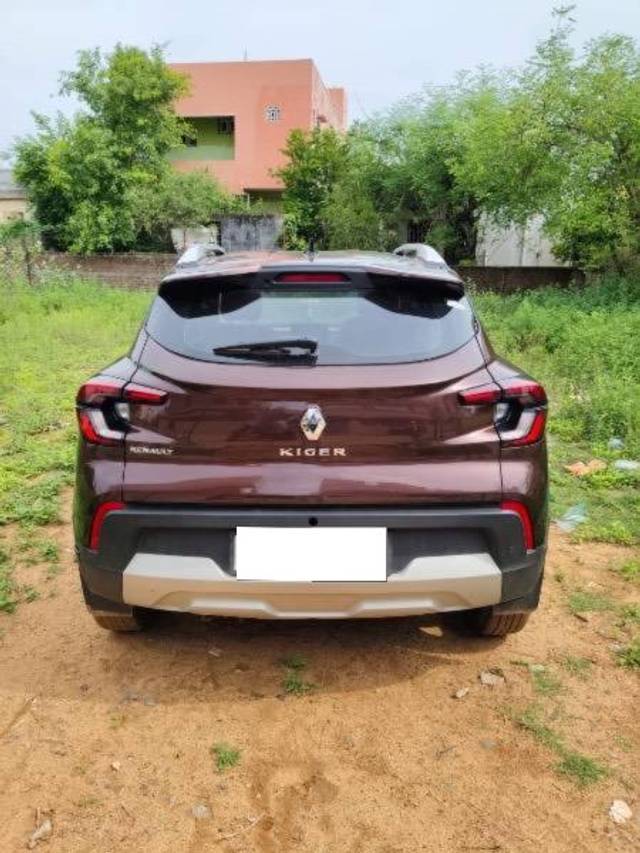 https://images10.gaadi.com/usedcar_image/4265833/original/processed_51ec4f9f-bad5-4ce0-8d04-286b59202445.jpeg?imwidth=6401