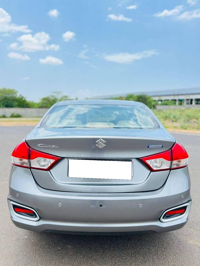 https://images10.gaadi.com/usedcar_image/4265883/original/processed_c56d8e7c10deaa65fd3835419e6aab9b.jpeg?imwidth=6402