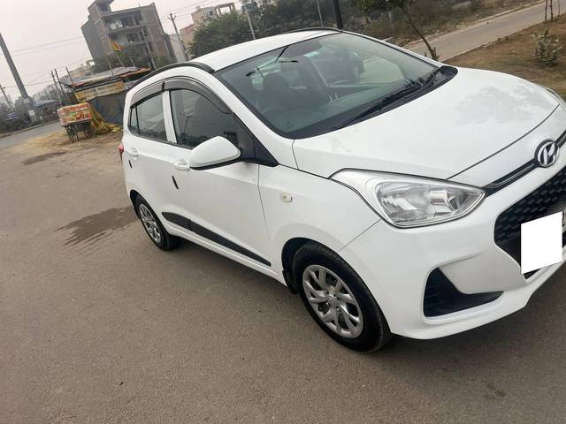 https://images10.gaadi.com/usedcar_image/4265928/original/processed_5246a16f7a31ef110e948b4b80f79724.jpg?imwidth=6400