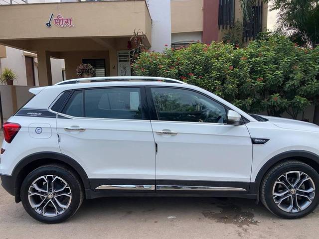 https://images10.gaadi.com/usedcar_image/4265962/original/processed_4edb8210a53045fc3d96ff019422290e.jpg?imwidth=6401