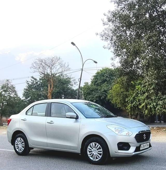 https://images10.gaadi.com/usedcar_image/4266621/original/processed_5f861a75228848b3bddf48bae702ace9.jpg?imwidth=6400