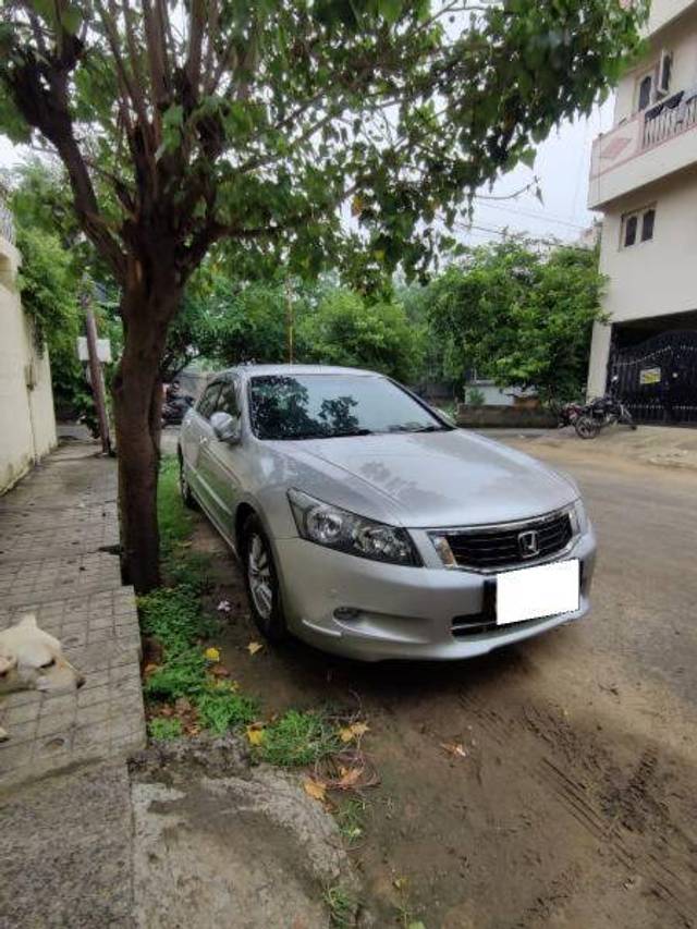 https://images10.gaadi.com/usedcar_image/4266743/original/737188dce2c66eaedd613c4a41fafaa8.jpg?imwidth=6400