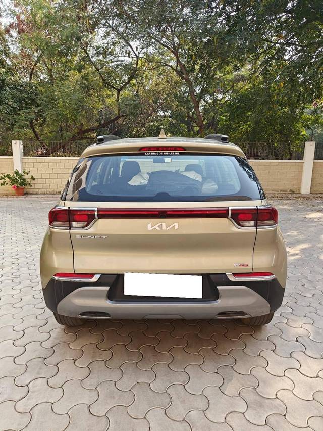 https://images10.gaadi.com/usedcar_image/4266777/original/processed_ce7830bb3963e91404d6c91dc07f2a85.jpeg?imwidth=6402