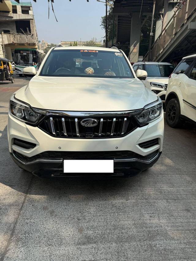 https://images10.gaadi.com/usedcar_image/4266809/original/processed_d4c4bffedaa4070b1d48ef16e67223ed.jpg?imwidth=6402