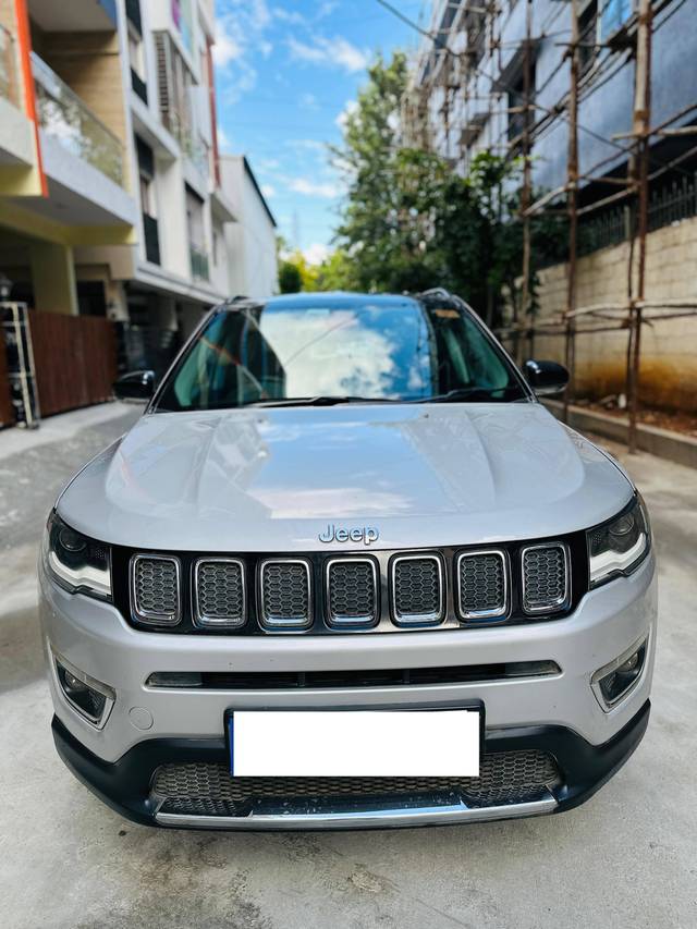 https://images10.gaadi.com/usedcar_image/4266857/original/processed_6ed2453ff2ac0f628df58735f9a76215.jpg?imwidth=6401