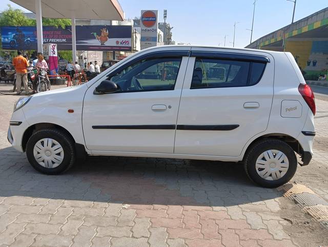 https://images10.gaadi.com/usedcar_image/4266928/original/processed_febc1271668da81657399839b941c567.jpg?imwidth=6402