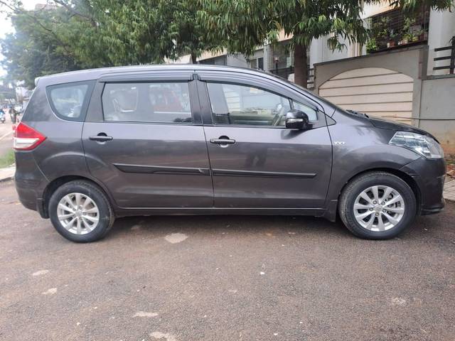 https://images10.gaadi.com/usedcar_image/4266948/original/processed_cb7a95f3b85fac82030dba9345cad727.jpg?imwidth=6401