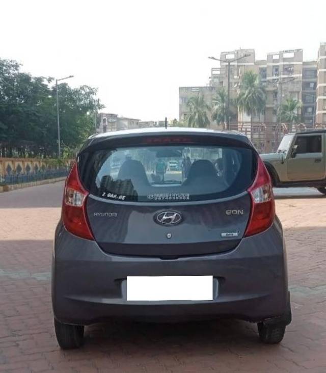 https://images10.gaadi.com/usedcar_image/4266988/original/processed_52dff7816df9b34cec9e2650bfa5999d.jpg?imwidth=6402