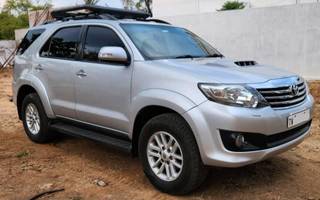 Toyota Fortuner 2011-2016 Toyota Fortuner 4x4 MT