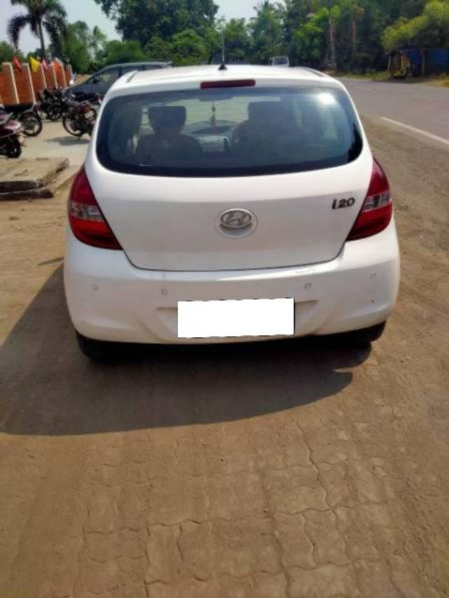 https://images10.gaadi.com/usedcar_image/4267216/original/processed_bef979fc-5bde-4a04-bafc-e2b8910be912.jpg?imwidth=6401