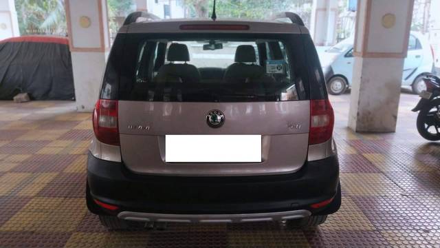 https://images10.gaadi.com/usedcar_image/4267247/original/processed_d6f27efe24cd091d58d25e05efa97e76.jpg?imwidth=6402