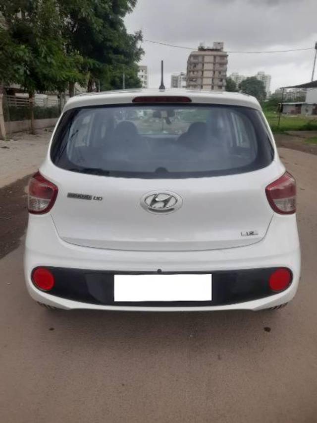 https://images10.gaadi.com/usedcar_image/4267275/original/processed_9a7cc305-4251-42e9-8170-2b88ac16cb68.jpg?imwidth=6402