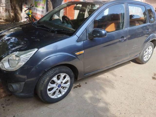 https://images10.gaadi.com/usedcar_image/4267346/original/processed_663feca2-59ef-4b88-b7ee-dbb64d057f45.jpg?imwidth=6400