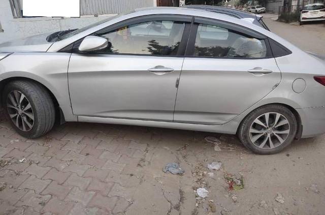 https://images10.gaadi.com/usedcar_image/4267428/original/processed_e3cd9102-a807-44c2-86d2-4a008a308581.jpg?imwidth=6400