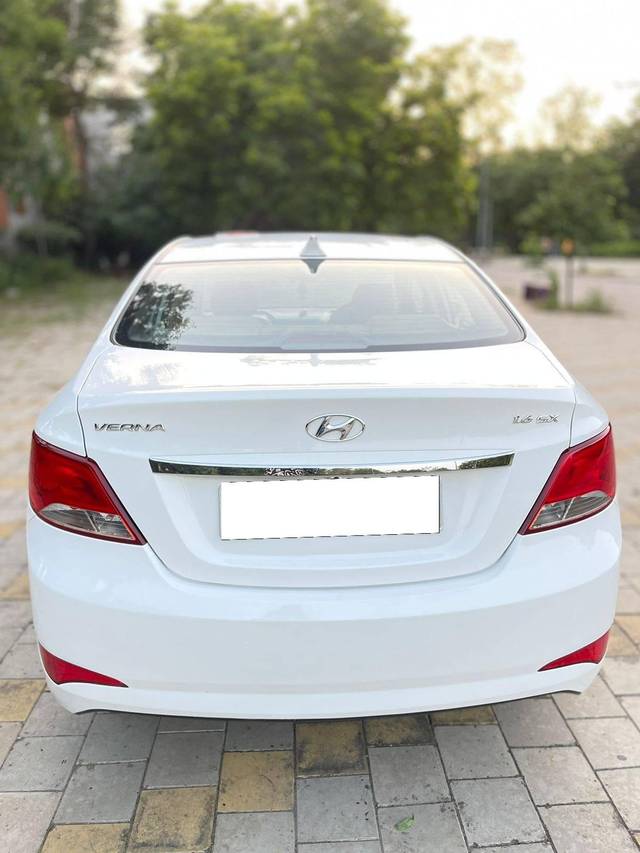 https://images10.gaadi.com/usedcar_image/4267446/original/processed_0be696eda54471bc75482eb73380258d.jpg?imwidth=6402