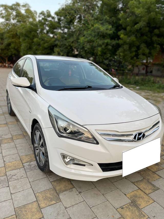 https://images10.gaadi.com/usedcar_image/4267446/original/processed_5913e4efed35eb257b034abc180c4b1d.jpg?imwidth=6400