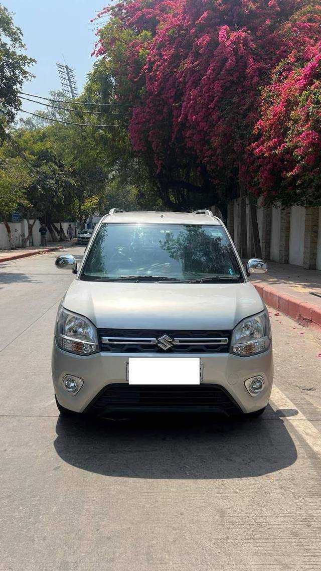 https://images10.gaadi.com/usedcar_image/4267491/original/processed_7e83af00f2f5547bfd86403a4e6f1942.jpg?imwidth=6400