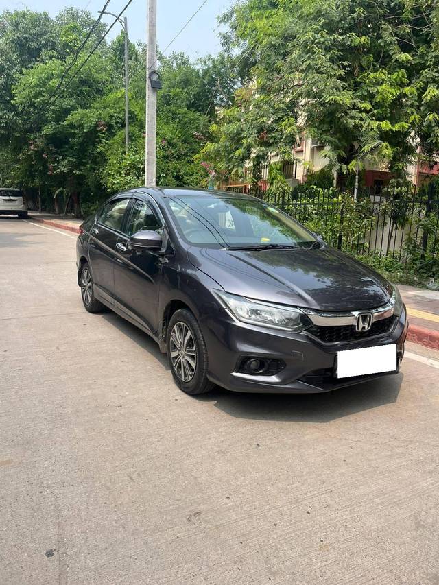 https://images10.gaadi.com/usedcar_image/4267494/original/processed_bad0589d951d9477b6812fe0cc1c7480.jpg?imwidth=6400