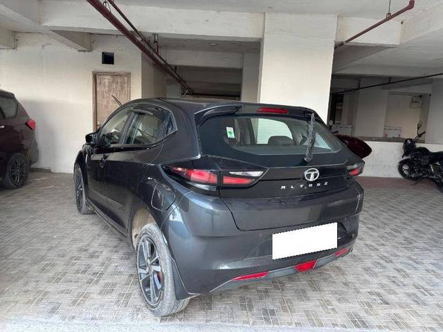 https://images10.gaadi.com/usedcar_image/4267545/original/bd13eb0934a25ea9139a07b74102bf04.jpeg?imwidth=6401