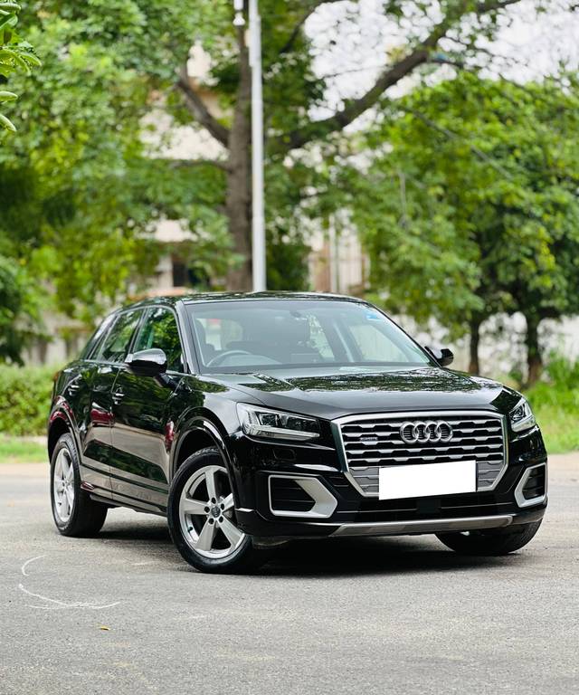 https://images10.gaadi.com/usedcar_image/4267566/original/processed_1308a7efb1fc2c670d5e1653693d5f43.jpg?imwidth=6400