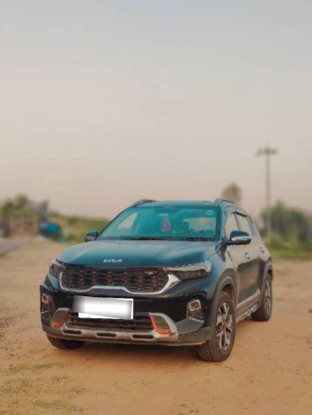 https://images10.gaadi.com/usedcar_image/4267580/original/processed_b43a3e233e7ab27b6b22cf1bc2a44c15.jpg?imwidth=6401